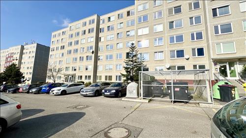 Pronájmu za podmínky postoupení pohledávky za nejvyšší nabídku, byt č 16, 2+kk, 3.NP, Kardašovská 754, PRAHA Hloubětín